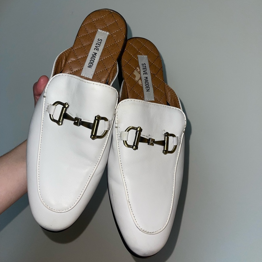 DAZLING WHITE LEATHER Steve Madden Size 9